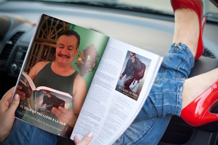 Edwin leyendo 'El viaje de Pau'