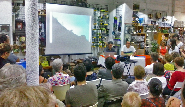 Durmiendo con lobos - Presentación