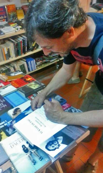 Firmando en Consumició Obligatòria